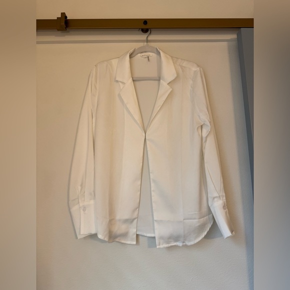 NWOT Satin White Collared Blouse - Picture 2 of 8